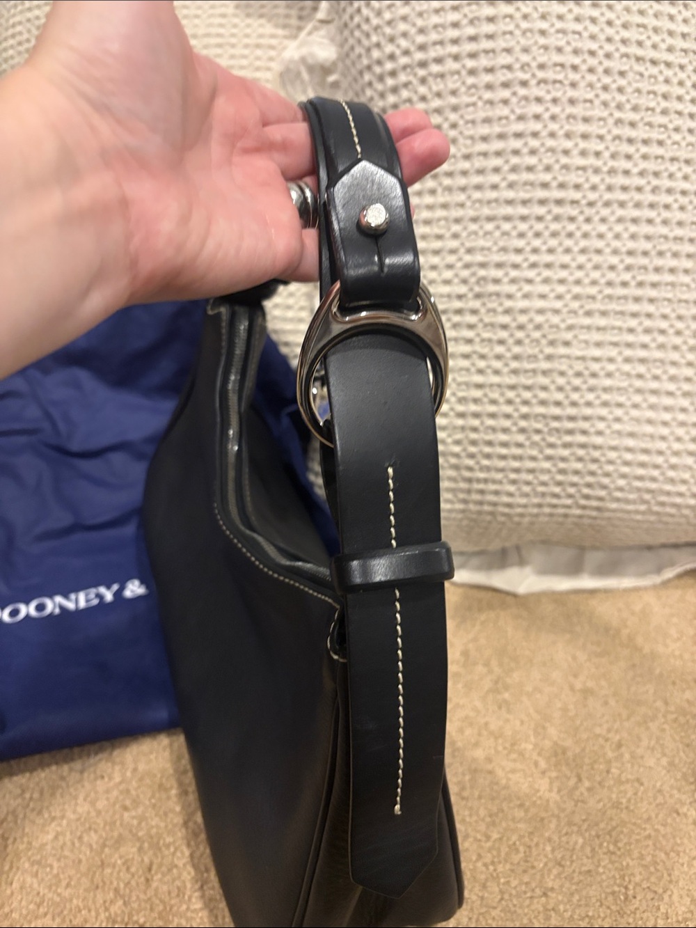 Dooney & Bourke shoulder bag - Picture 3 of 7